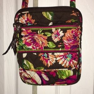 Small Vera Bradley cross over bag